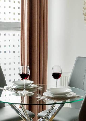 Holiday Apartment for 2 People in Surrey, South East England, Photo 1