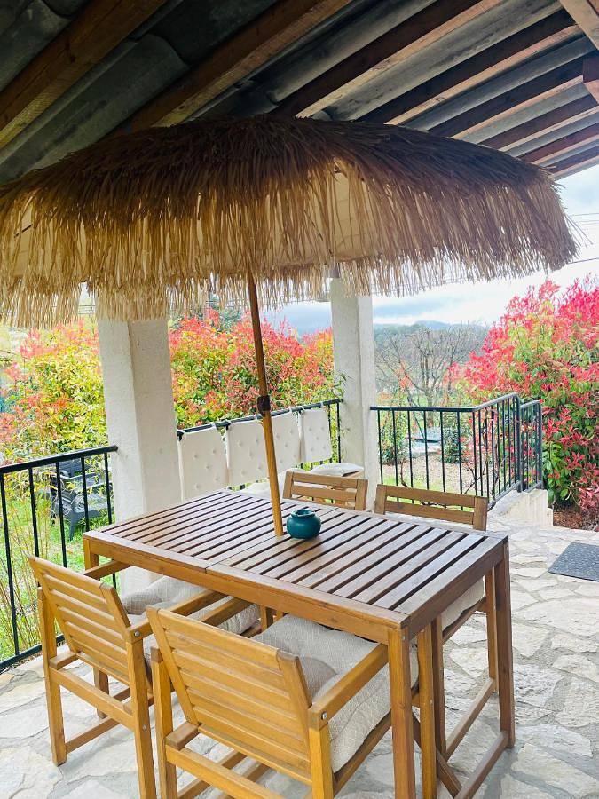 Casa de huéspuedes para 4 personas, con vistas y jardín además de balcón y piscina - 1