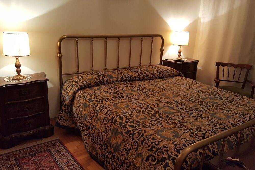 Small villa with garden, between the Dolomites and Venice. Ideal for families and groups in Crocetta del Montello, Province de Trévise