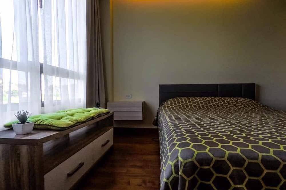 Appartement entier, Petit appartement d'une chambre romantique et agréable non loin de Sedan in Donchery, Ardennes