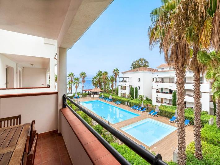 Ferienpark für 6 Personen, mit Garten und Ausblick sowie Pool auf Korsika - 2