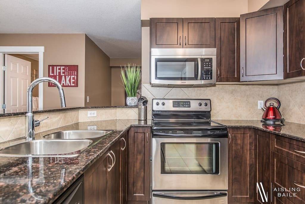 Ganze Wohnung, Stylish | Spacious | Pool | Hot Tub | Lake Front in Kootenay-Nationalpark