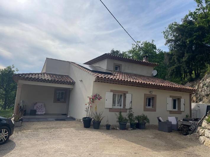 Location de vacances pour 6 personnes, avec jacuzzi et jardin à Montferrat - 4