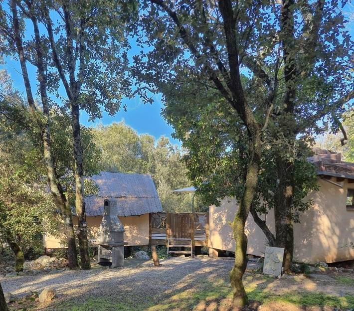 Location de vacances pour 4 personnes, avec piscine ainsi que jardin et vue à Labastide-de-Virac - 2