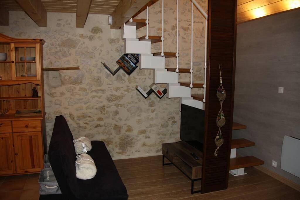 Appartement entier, Le Portougais, chalet à Chanaz, la petite Venise savoyarde in Chanaz, Région de Chambéry