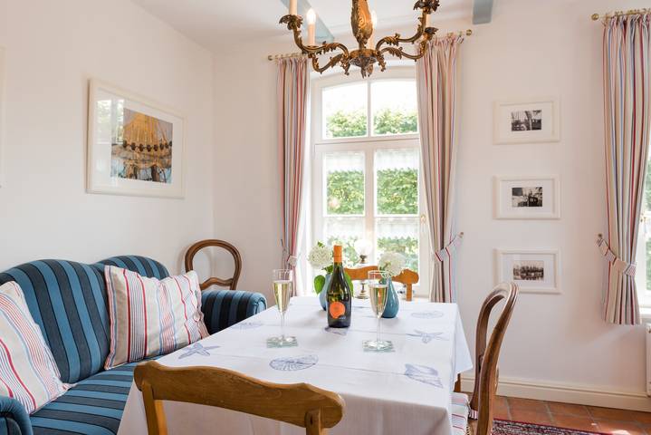 Ferienhaus für 4 Personen, mit Terrasse und Garten in Greetsiel - 2