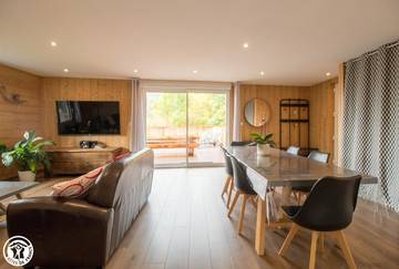 Gîte pour 4 personnes, avec terrasse à Chambon-sur-Lac