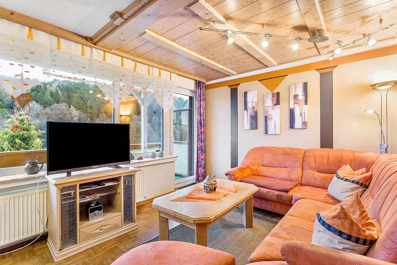 Geheel appartement, Appartement 'Obergeschoss' met balkon en wifi in Willingen, Upland