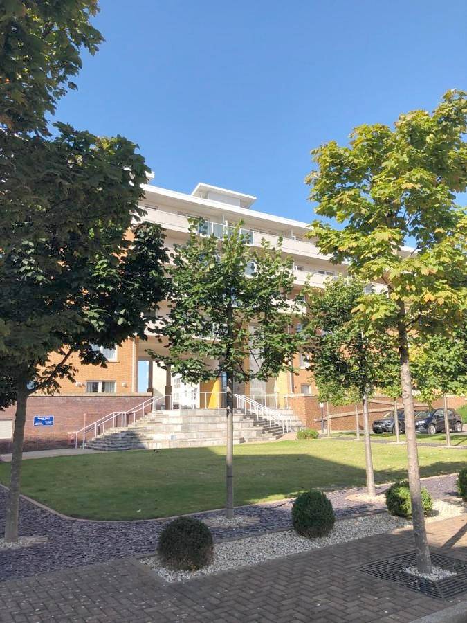 Entire apartment, Apartment with Balcony in Cardiff Bay, Cardiff