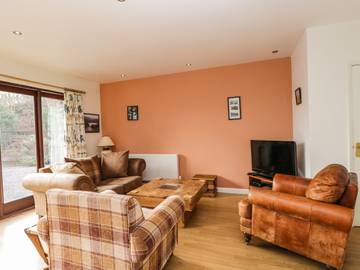 Lodge for 4 People in Powys, Mid-Wales, Photo 4