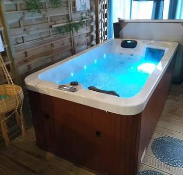 Gîte pour 2 personnes, avec jardin et jacuzzi à Bretteville-sur-Ay