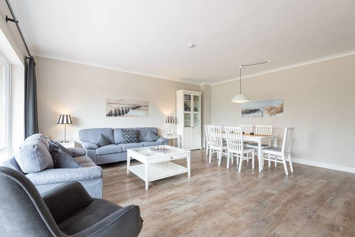 Schönes Ferienhaus unter Reet mit ca. 90 m² und 4 Zimmern, für bis zu 6 Personen in Nordfriesische Inseln (Schleswig-Holstein) (Schleswig-Holstein), Wenningstedt