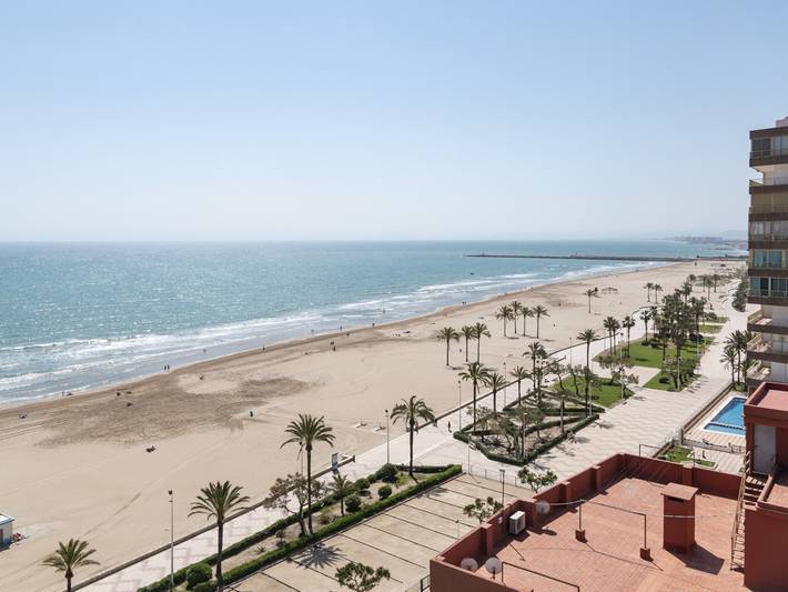 Ganze Wohnung, Familienwohnung am Strand mit Pool, Parkplatz und WLAN in Cullera in Platja de Sant Antoni (Cullera), Cullera