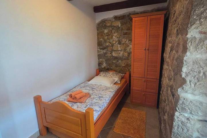 Ganze Wohnung, Ferienwohnung mit Dem privaten Schwimmbad in Kukljica, Insel Ugljan