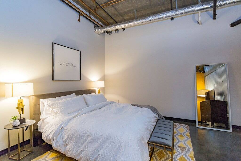 Ganze Wohnung, Stylish Loft 0.7 Miles From Downtown! in Nashville, Tennessee