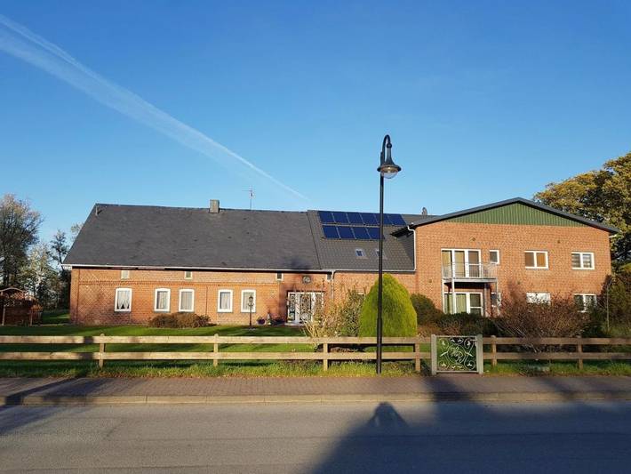 Ferienwohnung für 6 Personen, mit Balkon und Terrasse sowie Garten und Sauna in Nordleda