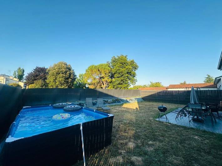 Location de vacances pour 8 personnes, avec vue ainsi que jardin et piscine à Tonneins - 2