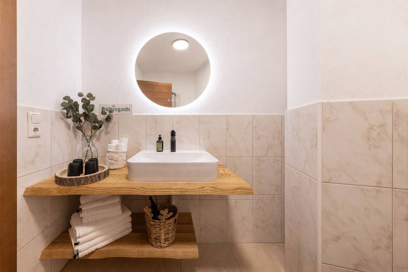 Ganze Ferienwohnung, Apartment Alpenweiss in Stubaier Alpen, Telfes im Stubai