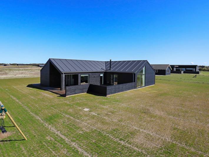 Ferienhaus für 12 Personen, mit Whirlpool und Terrasse sowie Sauna in Løkken