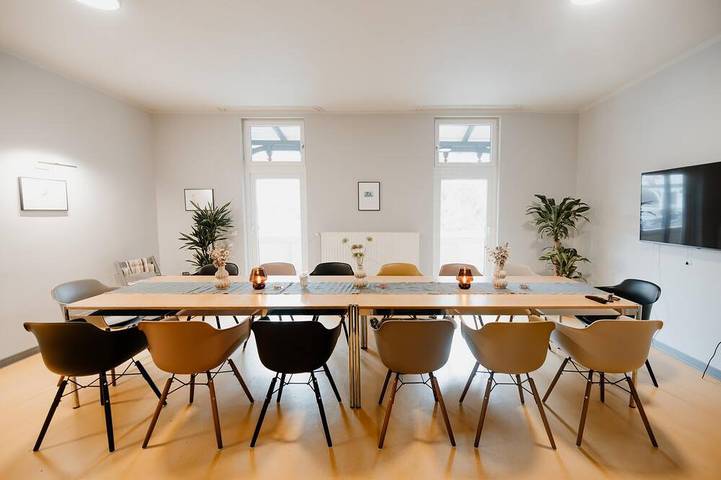 Ferienhaus für 14 Personen, mit Terrasse und Sauna sowie Garten