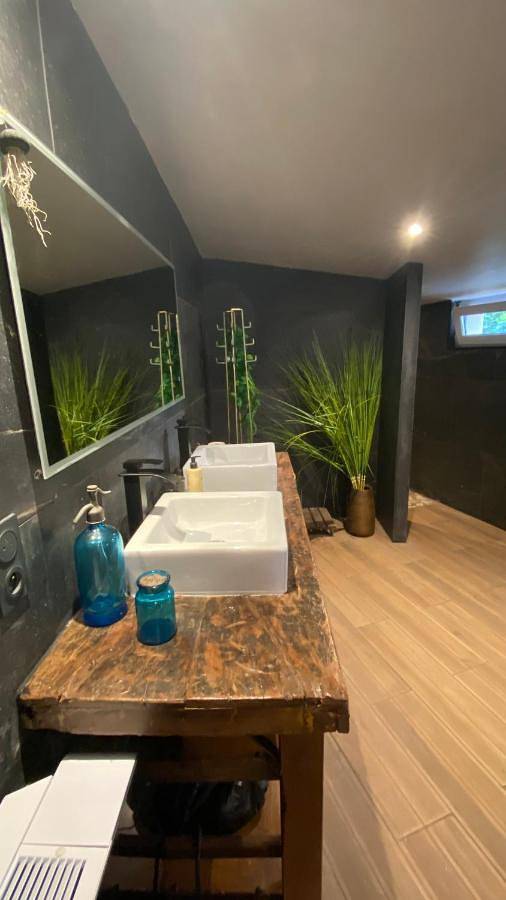 Les murmures de l'eau, chambre d'hôtes avec jacuzzi in Lannion, Région de Lannion