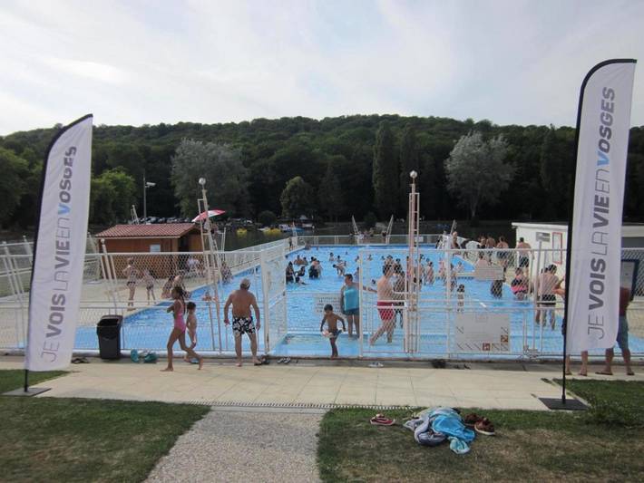 Gîte pour 6 personnes, avec piscine ainsi que terrasse et vue, animaux acceptés à They-sous-Montfort