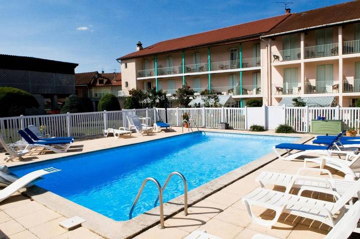 Hôtel pour 2 personnes, avec jardin ainsi que piscine et vue, animaux acceptés à Oust - 2