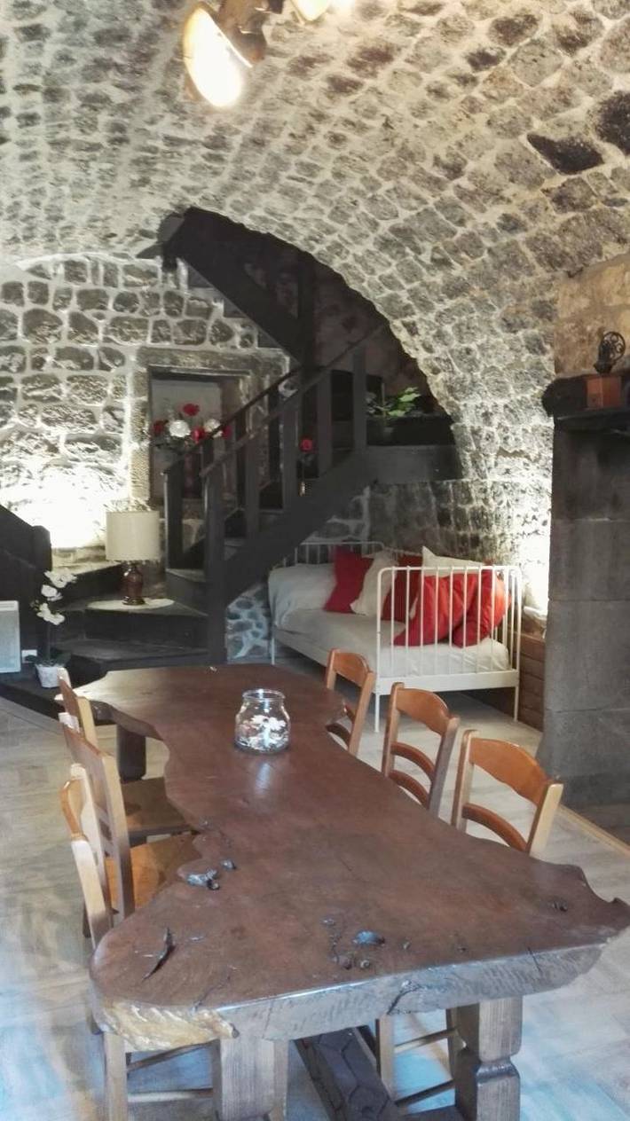 Gîte pour 8 personnes, avec Balcon ainsi que Terrasse et Vue à Antraigues-sur-Volane
