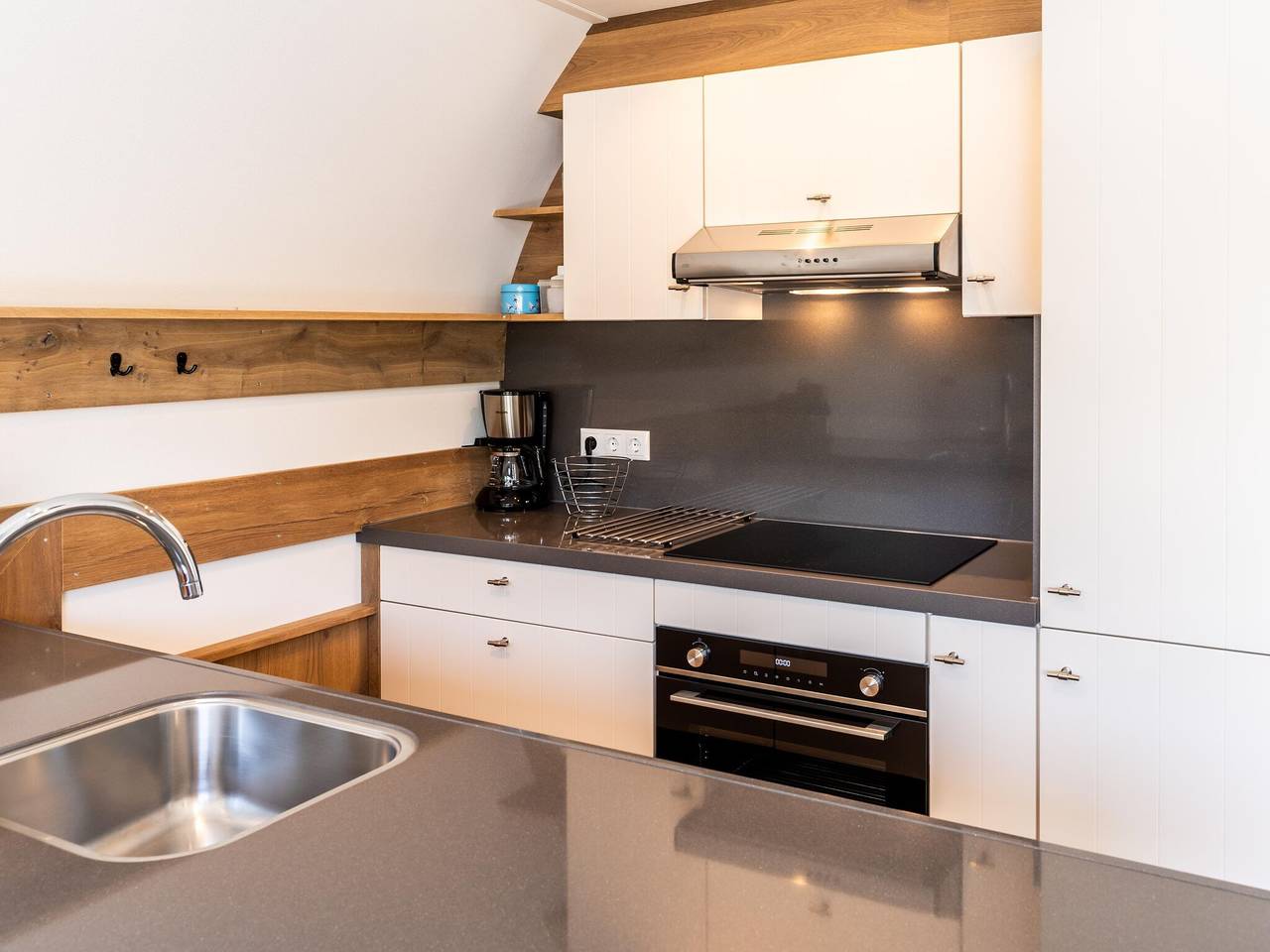 Vakantiehuis in bos bij vijver in Nationaal Park Weerribben-Wieden