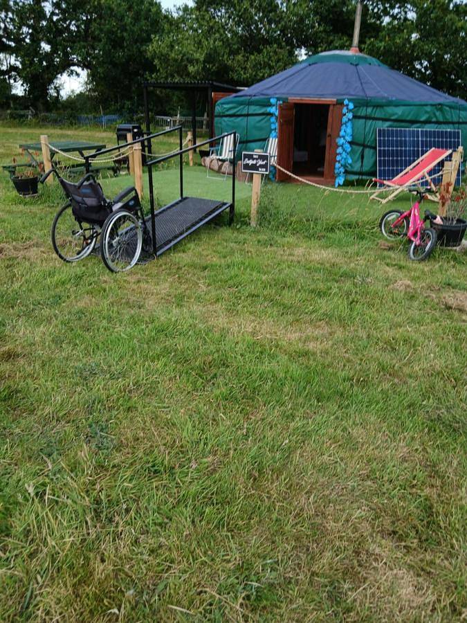 Glamping for 4 people, with Garden and View in Chester