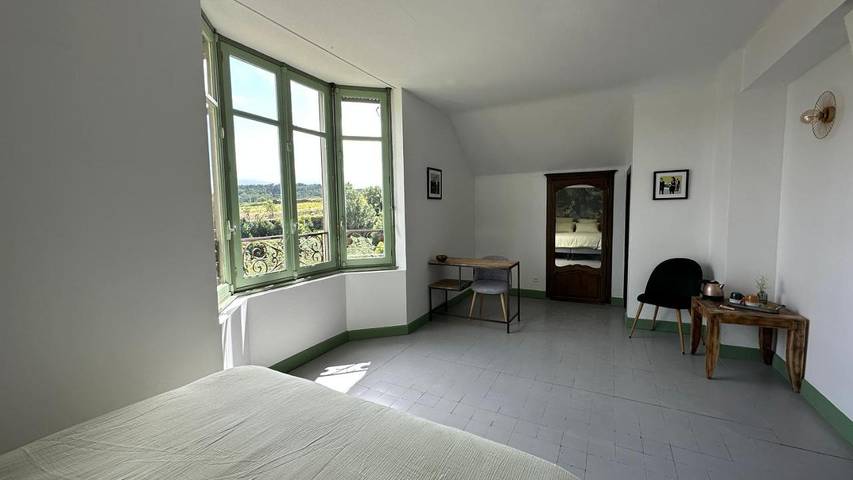 Gîte pour 3 personnes, avec terrasse et piscine ainsi que jardin et vue à Villeneuve-Minervois - 2