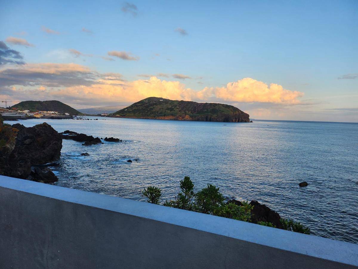 Ocean's Edge in Horta (Portugal), Ilha do Faial