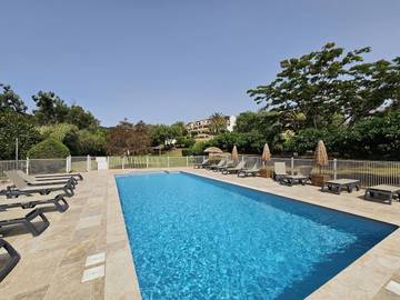 Gîte pour 4 personnes, avec terrasse et piscine à Sari-Solenzara