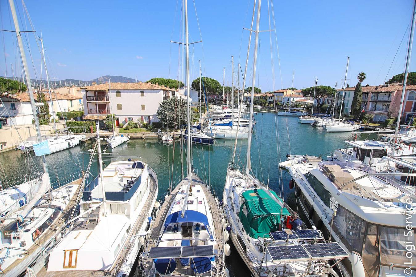 Holiday Apartment for 4 People in Port Grimaud, Grimaud