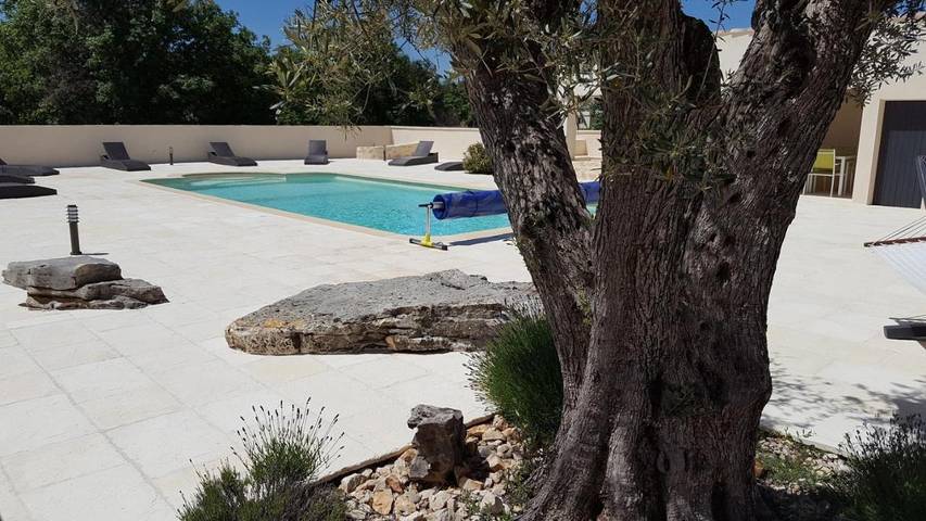 Ferienwohnung für 4 Personen, mit Terrasse und Pool in Gras