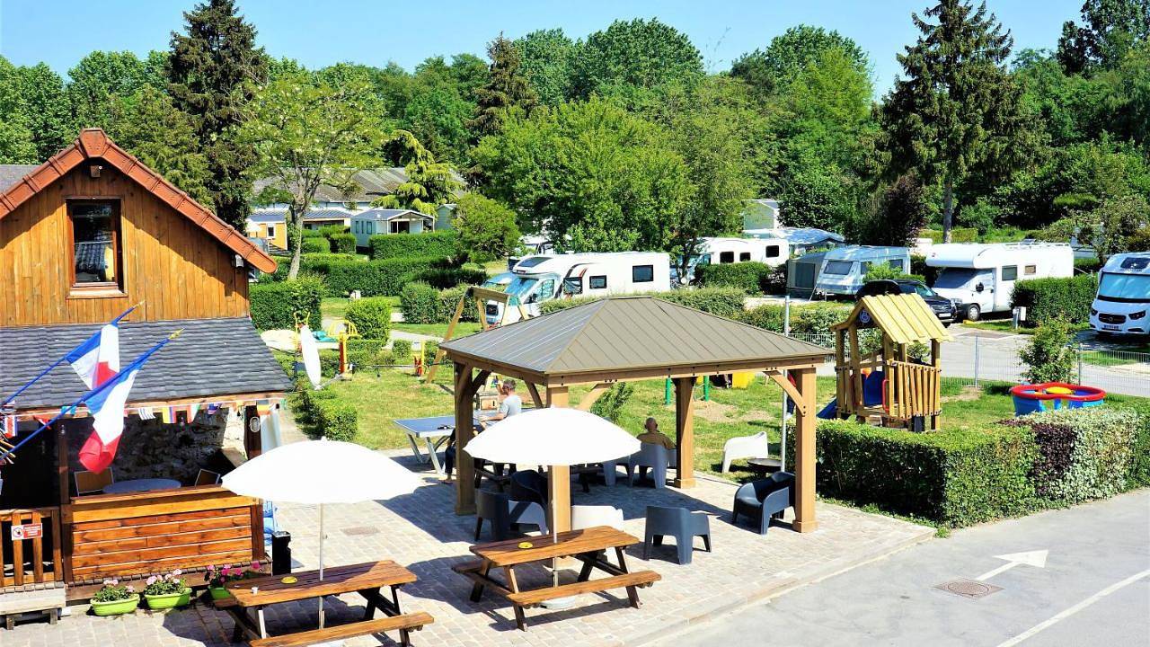 Camping Paris Beau Village in Villiers-sur-Orge, Essonne