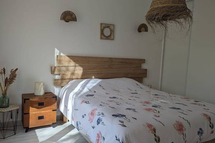 Location de vacances pour 4 personnes, avec jardin dans Yves - 2