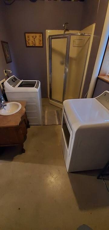 Log Cabin for 11 Guests in Daniel Boone National Forest, Kentucky, Picture 3