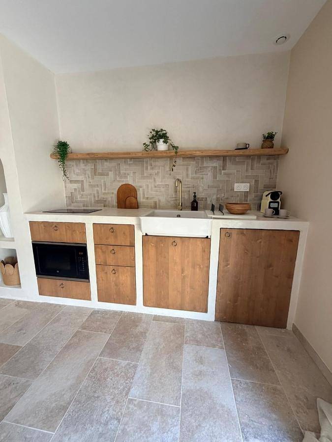 Gîte pour 2 personnes, avec Jacuzzi ainsi que Terrasse et Vue à Fontanès (Gard)