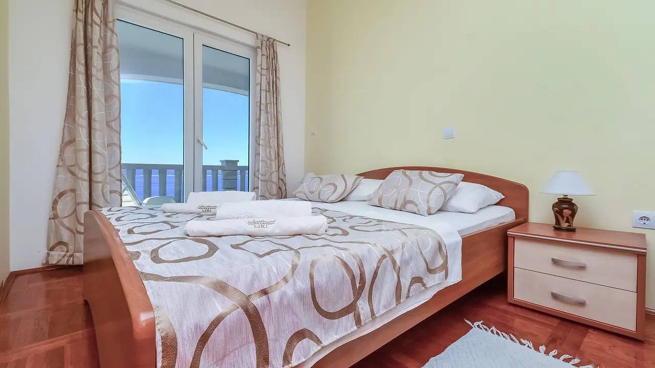 Ganze Ferienwohnung, Ferienwohnung für 4 Personen (35 m²) in Pisak in Pisak, Omis-Riviera