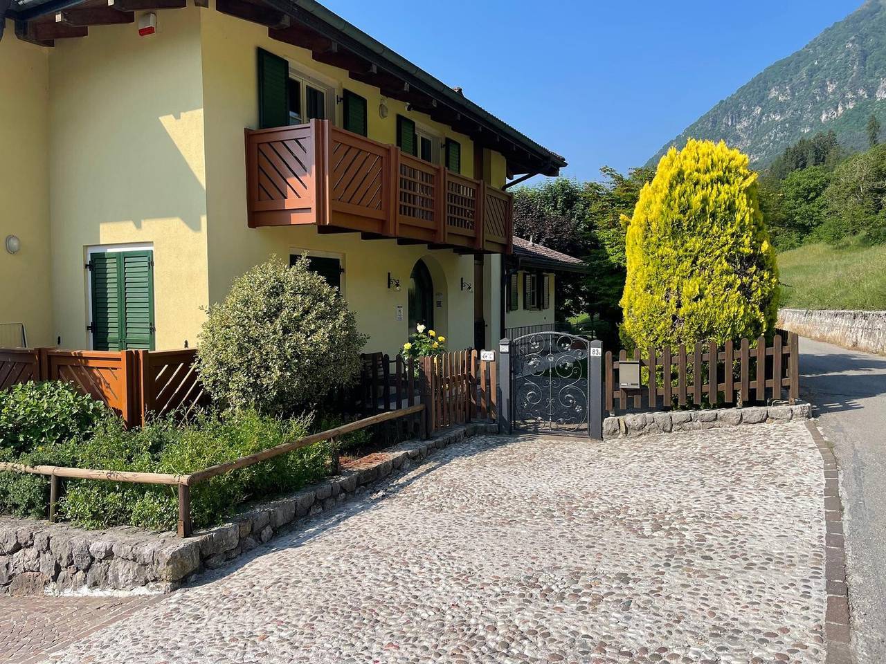 Zimmer Viola mit Bergblick, Gemeinschaftsgarten und Wlan in Bivedo-Larido-Marazzone, Bleggio Superiore