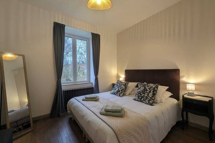 Location de vacances pour 6 personnes, avec jardin, animaux acceptés à Sarrey - 2