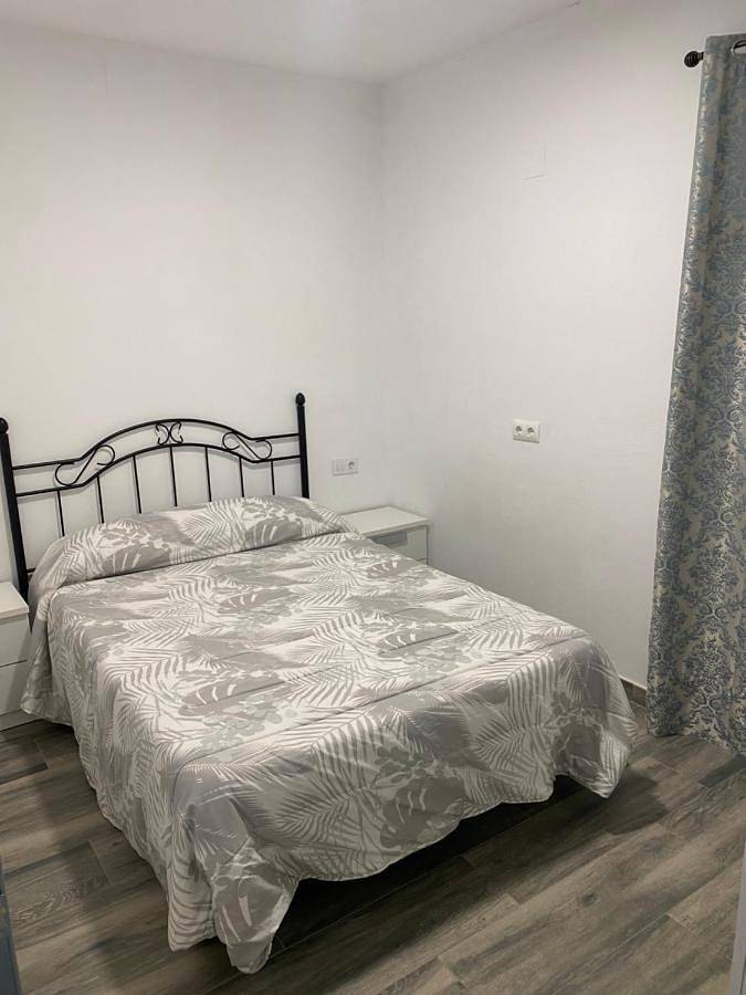 Location de vacances pour 9 personnes, avec jardin ainsi que piscine et terrasse, animaux acceptés à Prado del Rey - 3