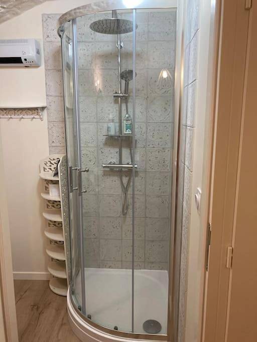 Appartement entier, One-Bedroom Apartment in Les Matelles, Côte méditerranéenne (France)