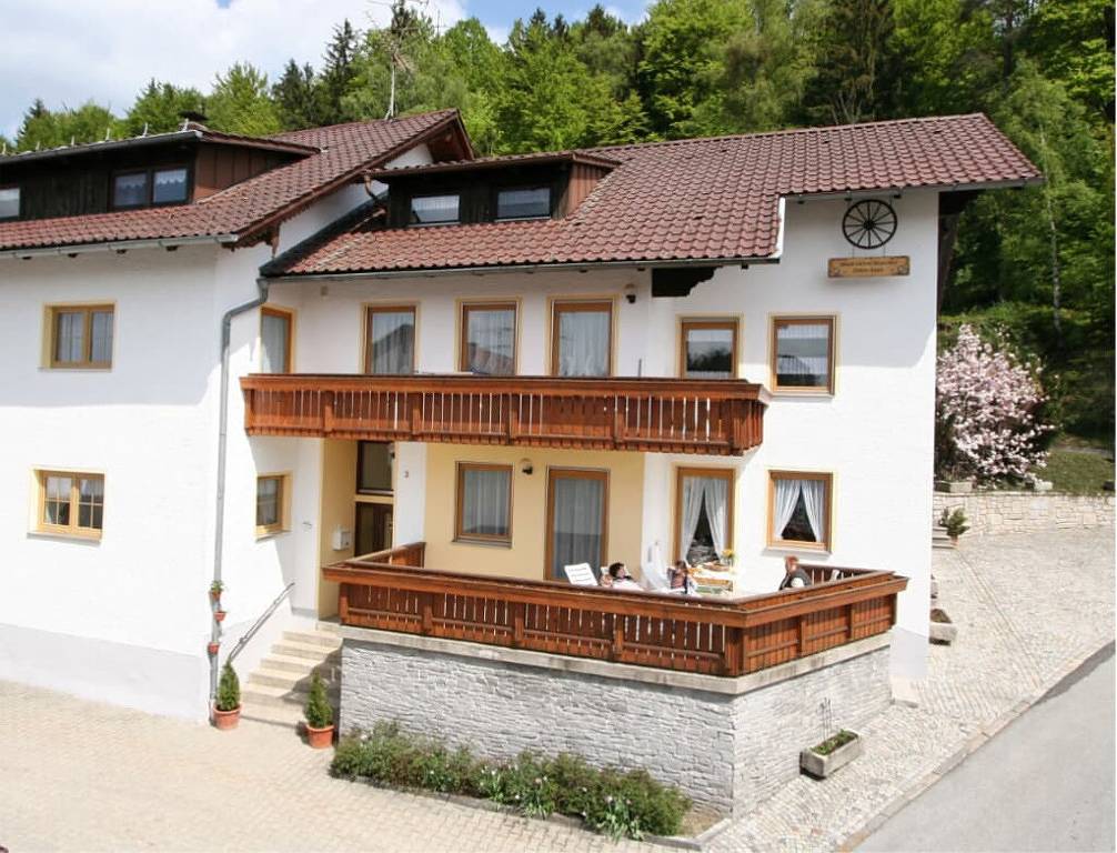 Ganze Ferienwohnung, Ferienwohnung Pension Hauer - Doppelzimmer Linde in Wegscheid, Passauer Land