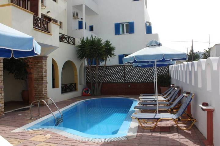 B&b per 3 persone, con piscina e panorama nonché terrazza in Santorini