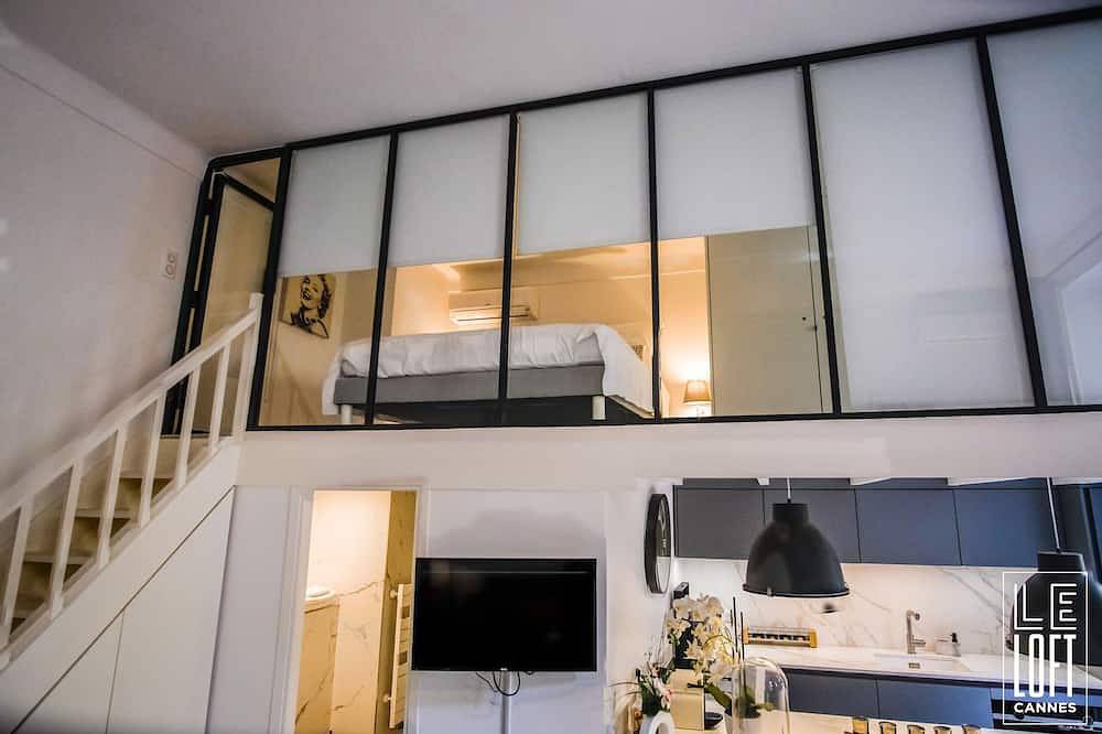 Entire apartment, Loft, 42m2 terrace, 2 steps from the Croisette in Cannes, Mediterranean Coast (France)