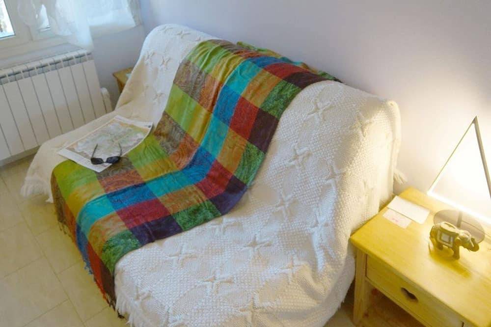 Appartement entier, Studio Calme avec Balcon Plein Sud, Parking Privé, Proche Thermes et Centre-ville in Luchon-Superbagnères, Bagnères-de-Luchon