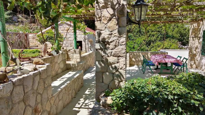 Ferienwohnung für 5 Personen, mit Balkon in Mljet