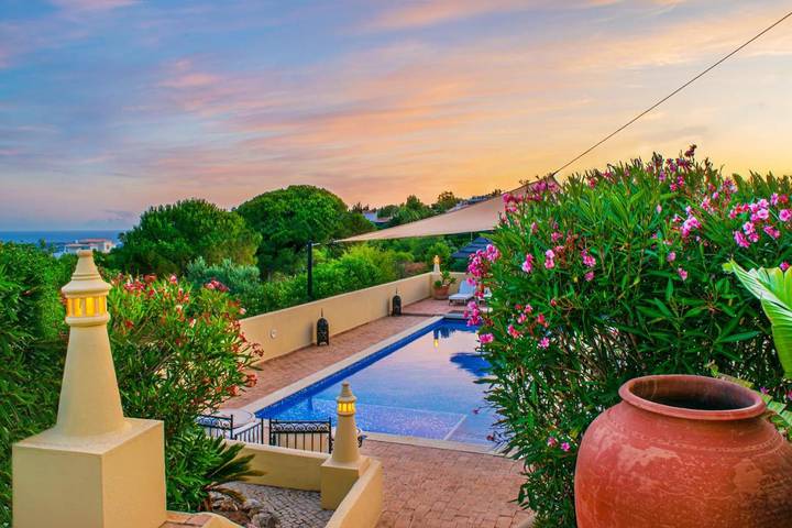 Maison de vacances pour 2 personnes, avec vue ainsi que jardin et piscine, animaux acceptés